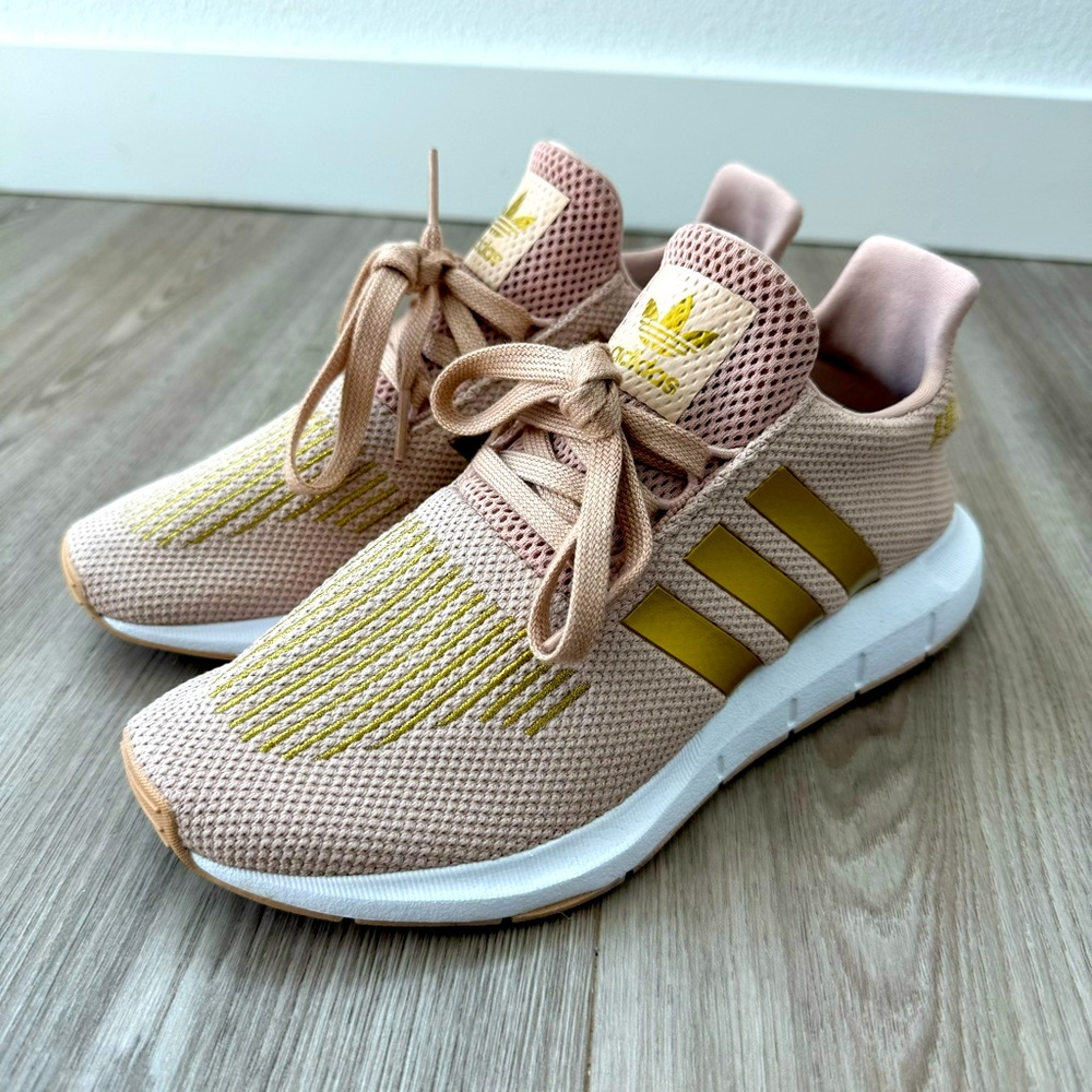 Adidas Swift Run Running Shoes Pink and Gold Mens Size US 5 / Womens US 7